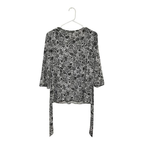 Christopher & Banks Black/White Floral Top 3/4 Sleeve Sz Medium Tie Back Stretch - Picture 2 of 6